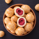 200g Schokobombe Johannisbeeren in weißer Schokolade